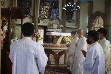 Selebrasyon sa Davao Carmel .
